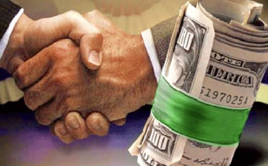 Đấu tranh phòng, chống nhóm lợi ích