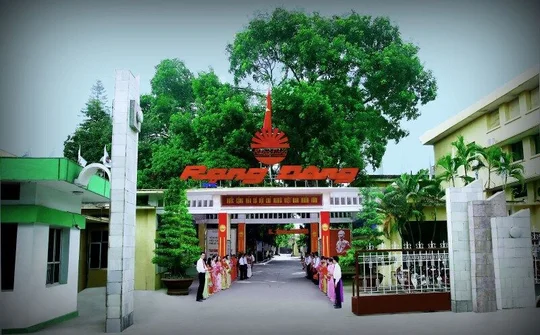 Làm theo lời Bác dạy, Rạng Đông không ngừng tăng trưởng