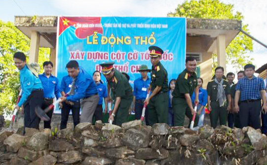 Xây dựng Cột cờ Tổ quốc trên đảo Thổ Chu