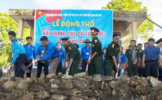 Xây dựng Cột cờ Tổ quốc trên đảo Thổ Chu