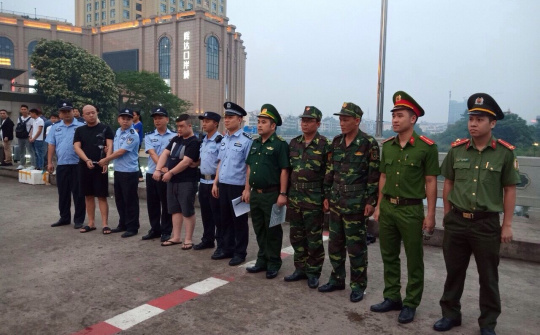 Quảng Ninh: Bắt 2 đối tượng người Trung Quốc bị truy nã trốn sang Việt Nam