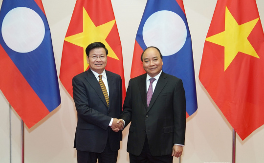 Thủ tướng Nguyễn Xuân Phúc tiếp Thủ tướng Lào