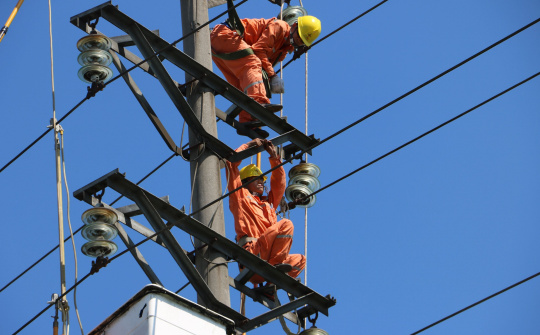 Khu vực miền Nam nguy cơ thiếu điện do nhiều dự án chậm tiến độ