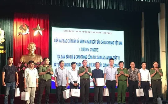 Công an Nam Định gặp mặt báo chí nhân kỷ niệm 94 năm ngày báo chí cách mạng Việt Nam