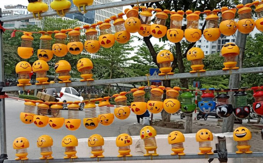 Có nên cảnh giác với thú nhún lò xo Emoji?
