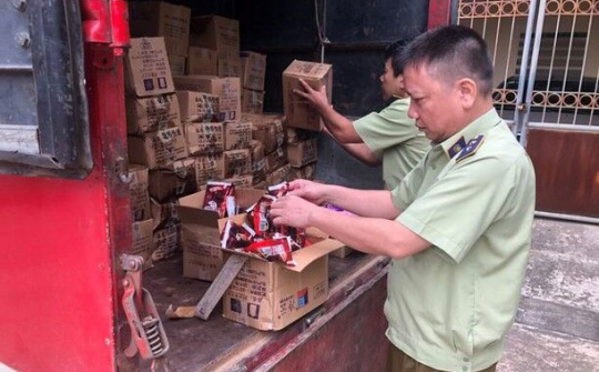 Lào Cai: Thu giữ 8.000 que kem Trung Quốc nhập lậu