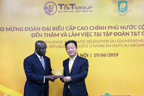 Bộ trưởng Ngoại giao Bờ Biển Ngà Marcel Amon đến thăm và làm việc tại T&T Group