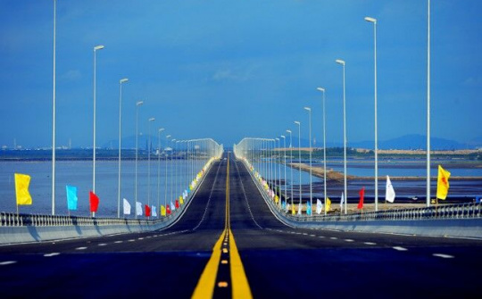 Vùng kinh tế trọng điểm Bắc Bộ đang tăng tốc