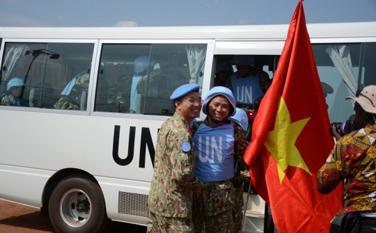 Về những thời cơ và thách thức đối với sự nghiệp xây dựng chủ nghĩa xã hội ở Việt Nam trong bối cảnh toàn cầu hóa và hội nhập quốc tế hiện nay