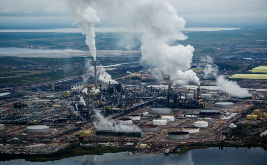 Leo thang căng thẳng giữa Mỹ và Iran: Giá dầu vẫn giảm?