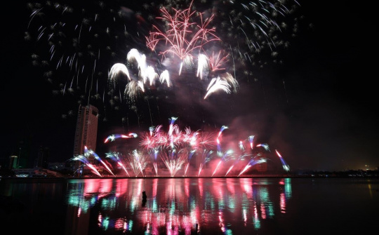 Khép lại một mùa pháo hoa trọn vẹn niềm vui