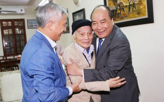 Giáo sư Hoàng Tụy: Một tấm gương về tài năng và nhân cách