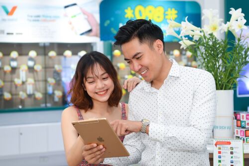 “Cuộc đua” chuyển mạng giữ số vẫn nóng