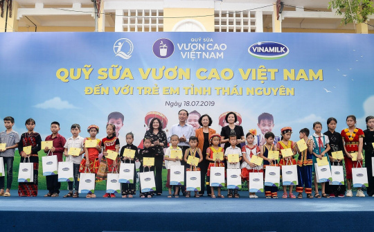 "Quỹ sữa vươn cao Việt Nam" và Vinamilk chung tay vì trẻ em Thái Nguyên