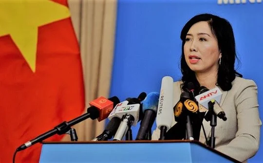 “Đấu tranh bằng các biện pháp hòa bình, phù hợp với luật pháp quốc tế”