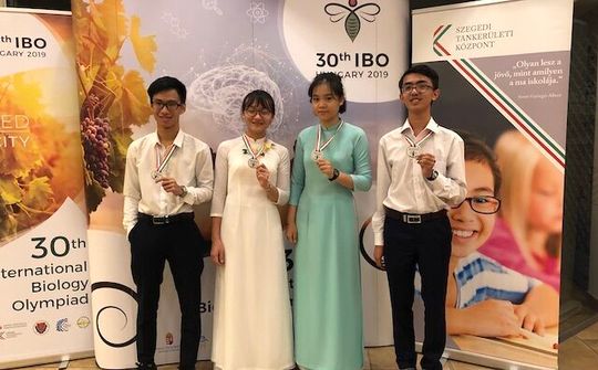 Việt Nam đoạt 4 huy chương Olympic Sinh học quốc tế 2019