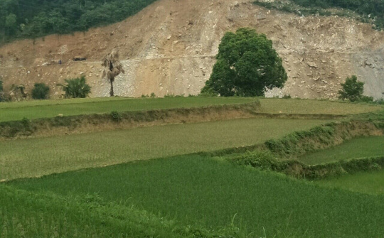 Quan Sơn - Thanh Hóa: Doanh nghiệp xây dựng ngang nhiên lấp dòng sông Lò