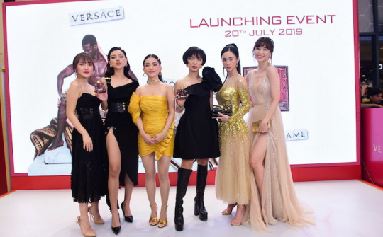 Dàn sao nữ Vbiz hào hứng tham dự sự kiện ra mắt nước hoa nam mới của Versace
