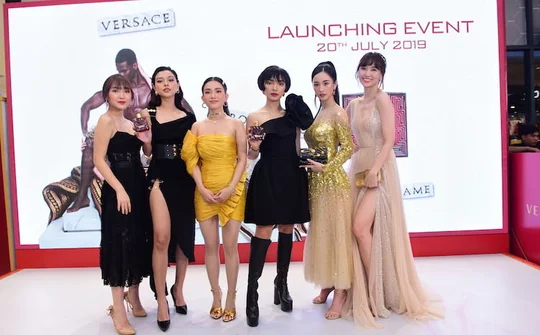 Dàn sao nữ Vbiz hào hứng tham dự sự kiện ra mắt nước hoa nam mới của Versace