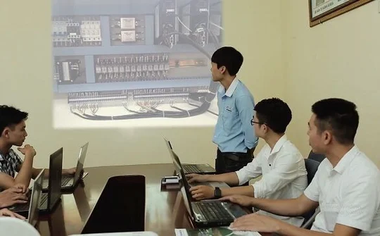 EMC tự hào là đơn vị tiên phong đưa công nghệ tự động CNC về Việt Nam