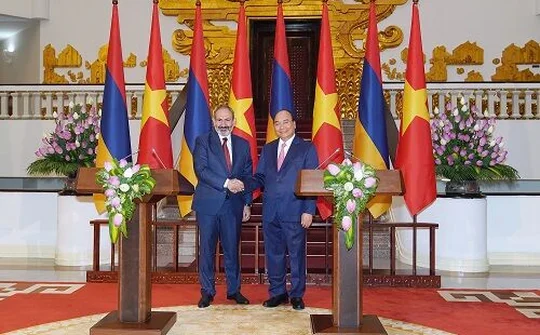 Thủ tướng Việt Nam và Armenia họp báo chung