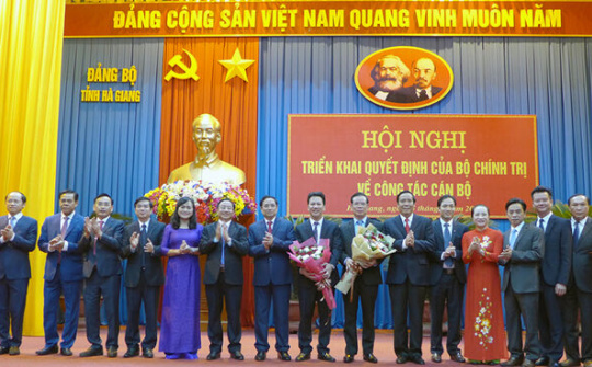 Triển khai quyết định của Bộ Chính trị về công tác cán bộ