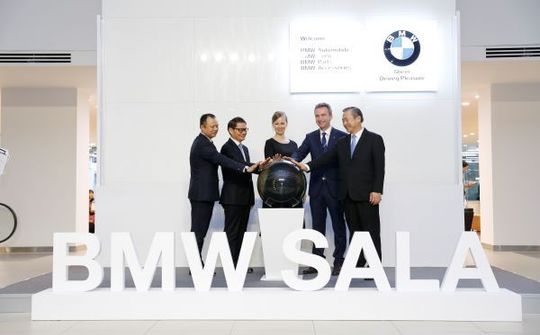 Bộ đôi X-Series gồm BMW X5 và X7 chính thức ra mắt thị trường Việt Nam