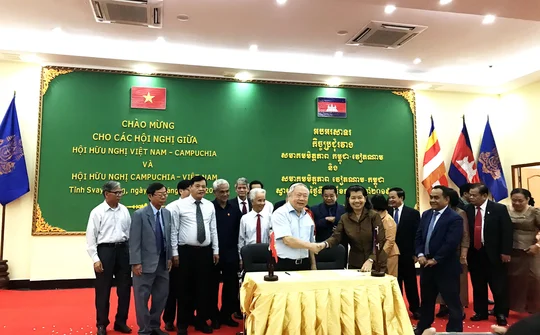 Hội Hữu nghị Việt Nam - Campuchia: Tăng cường hợp tác đi vào chiều sâu - Tạo hiệu quả thiết thực .