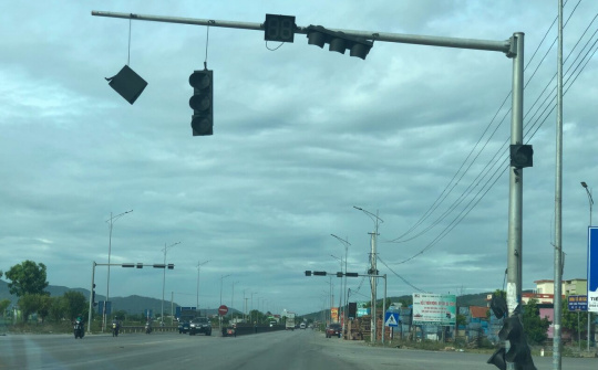 Cần sớm khắc phục hư hỏng của đèn giao thông ở huyện Tĩnh Gia