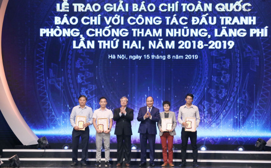 Thủ tướng kỳ vọng vai trò của báo chí trong chống tham nhũng