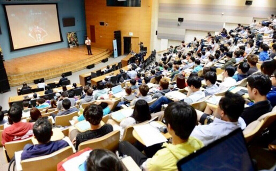 Chuyển từ “may sẵn” sang “may đo”