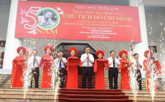 Khai mạc Triển lãm "50 năm thực hiện Di chúc của Chủ tịch Hồ Chí Minh"