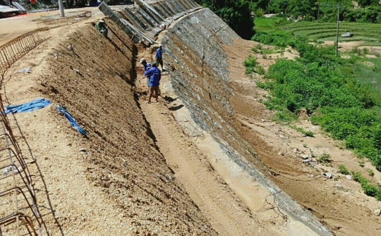 Mường Lát: Sạt lở tại khu tái định cư Na Chừa xã Mường Chanh đã nhanh chóng được khắc phục