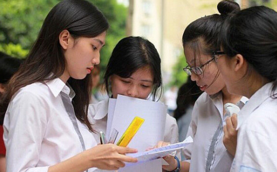 Hạn cuối cùng để thí sinh xác nhận nhập học là 17h ngày 15/8, tính theo dấu bưu điện.