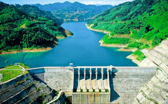 EVN: Tăng cường khắc phục sự cố thiếu nước tại các đập thủy điện - Đảm bảo cung ứng điện cho nhân dân ...