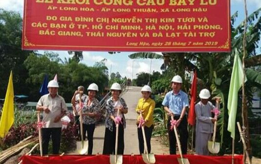Nông dân Lai Vung vận động Mạnh thường quân phối hợp xây cầu “Nối nhịp bờ vui”