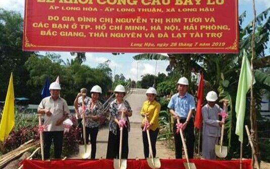 Nông dân Lai Vung vận động Mạnh thường quân phối hợp xây cầu “Nối nhịp bờ vui”