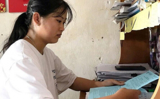 Niềm vui vỡ òa với nữ sinh nghèo xứ Nghệ