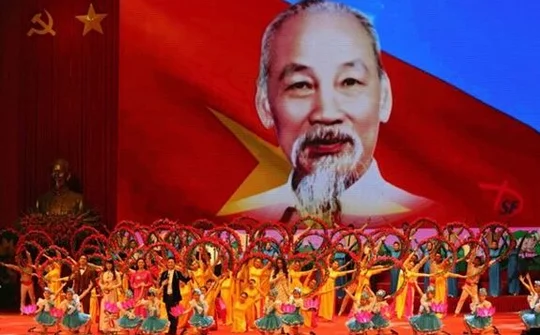 Chương trình nghệ thuật “Lời Bác dặn trước lúc đi xa”: Hát về người bằng cả trái tim