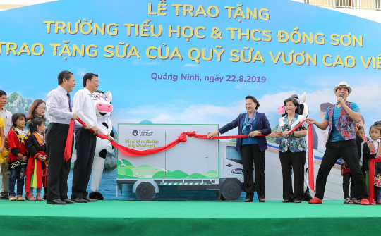 Trẻ em Quảng Ninh đón nhận ngôi trường mới từ Chủ tịch Quốc hội và hơn 71 ngàn ly sữa từ Quỹ sữa Vươn cao Việt Nam