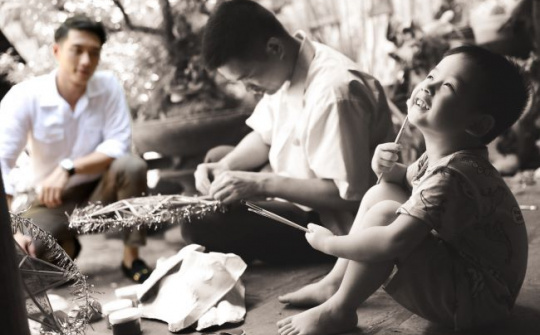 Bộ ảnh “Gọi trung thu về qua những mùa trăng” tái hiện kí ức trung thu xưa