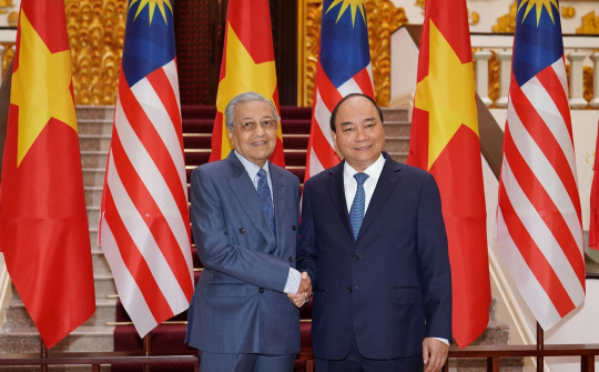 Thủ tướng Nguyễn Xuân Phúc đón, hội đàm với Thủ tướng Malaysia