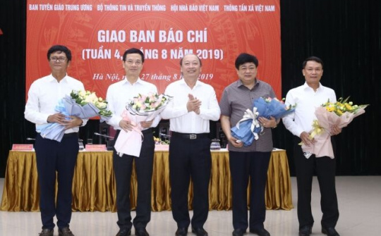 Báo chí có sứ mệnh khơi dậy khát vọng về một Việt Nam hùng cường