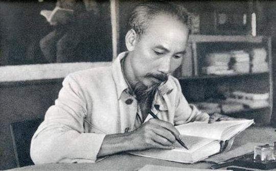 Hồ Chí Minh qua những tài liệu quý từ Pháp, Mỹ