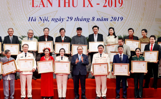 “Các nghệ sĩ thực sự là những ngôi sao chiếu sáng bầu trời nghệ thuật của Việt Nam”