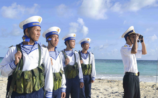 Việt Nam sẵn sàng các biện pháp pháp lý cần thiết để bảo vệ chủ quyền .