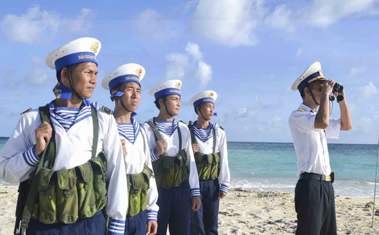 Việt Nam sẵn sàng các biện pháp pháp lý cần thiết để bảo vệ chủ quyền .