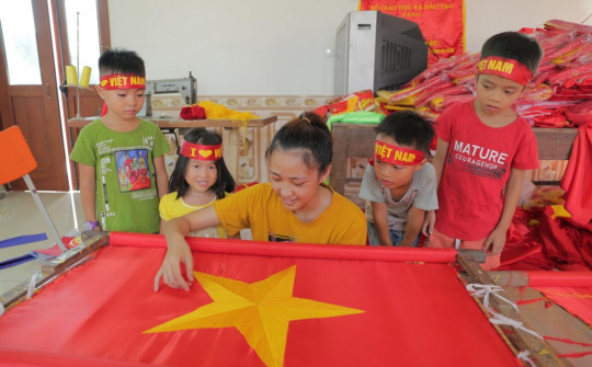 Làng may cờ Từ Vân, Thường Tín, Hà Nội tất bật trước ngày Quốc khánh 2.9 : Niềm vui xen lẫn tự hào