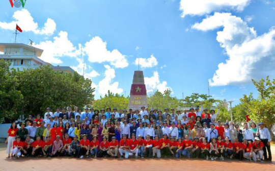 Người Việt ở nước ngoài coi bảo vệ biển đảo là “nhiệm vụ trái tim”