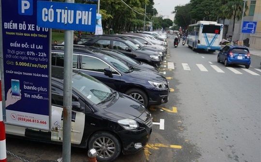Tại sao TP.HCM mặc dù đã tăng phí đậu xe ôtô từ 4-8 lần, nhưng càng thu càng lỗ?